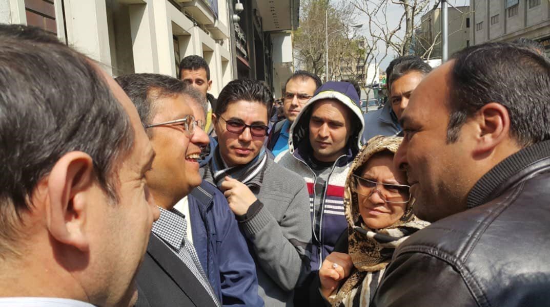 بازدید سرزده رئیس کل بانک مرکزی از صرافی های تهران