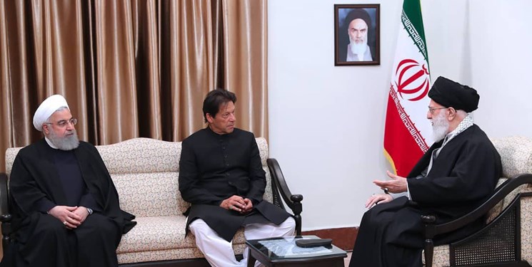 امام خامنه ای: روابط ایران و پاکستان باید برخلاف میل دشمنان تقویت شود