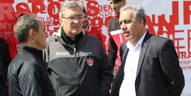 عرب: اگر فوتبال مبنای استیضاح باشد باید در پایان هر فصل یک وزیرجدید انتخاب کنیم