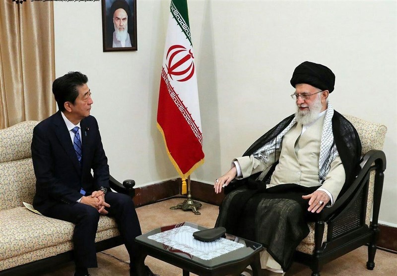 شینزو آبه با امام خامنه‌ای دیدار کرد